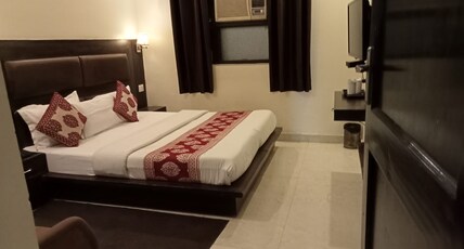 Hotel Sunder Palace Room Type - AC Deluxe Double Bed Room