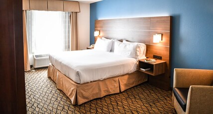 Holiday Inn Express Hotel & Suites - Concord Room Type - 1 King Standard