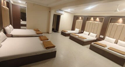 GVR Residency Room Type - Nine Bed AC Room