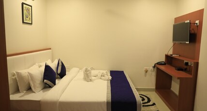 Hotel Lily Inn, Bhubaneswar Room Type - Deluxe Room