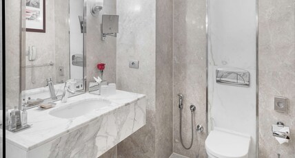Hilton Alexandria Corniche Room Type - KING EXECUTIVE ROOM CORNER