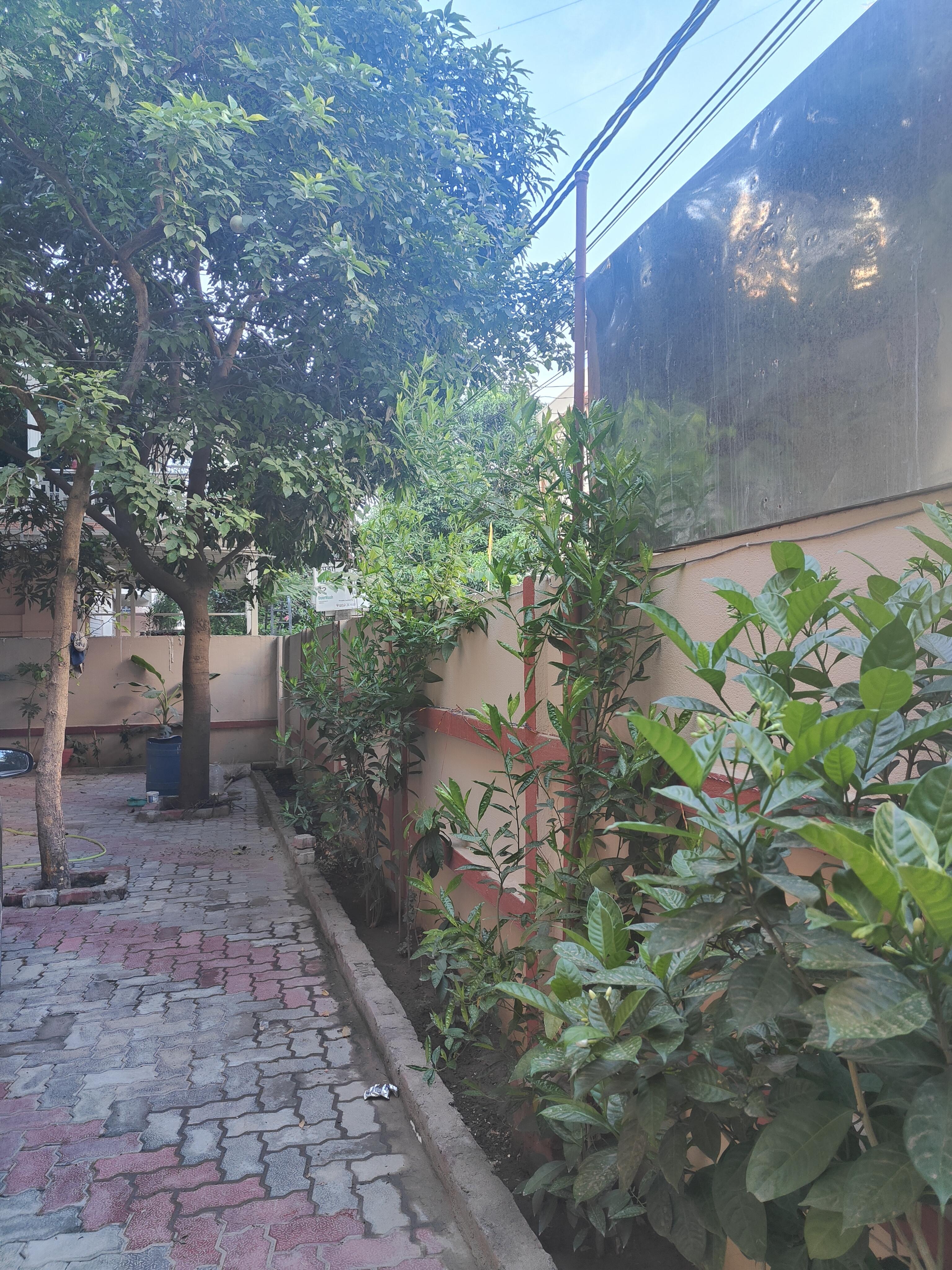 Sri Balaji Guest house - Tap to explore photos