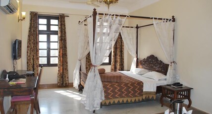HOTEL H R PALACE Room Type - Royal Deluxe Room