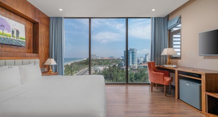 Yarra Ocean Suites Danang Room Type - Yarra King Room with Partial Sea View Yarra Ocean Suites Danang Room Type - Yarra King Room with Partial Sea View