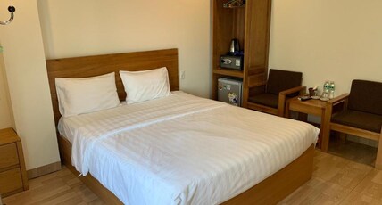 Dragon Airport Hotel Room Type - Deluxe Double Room Dragon Airport Hotel Room Type - Deluxe Double Room