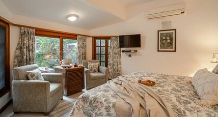 LohonoStays Homestead Room Type - Deluxe Cottage