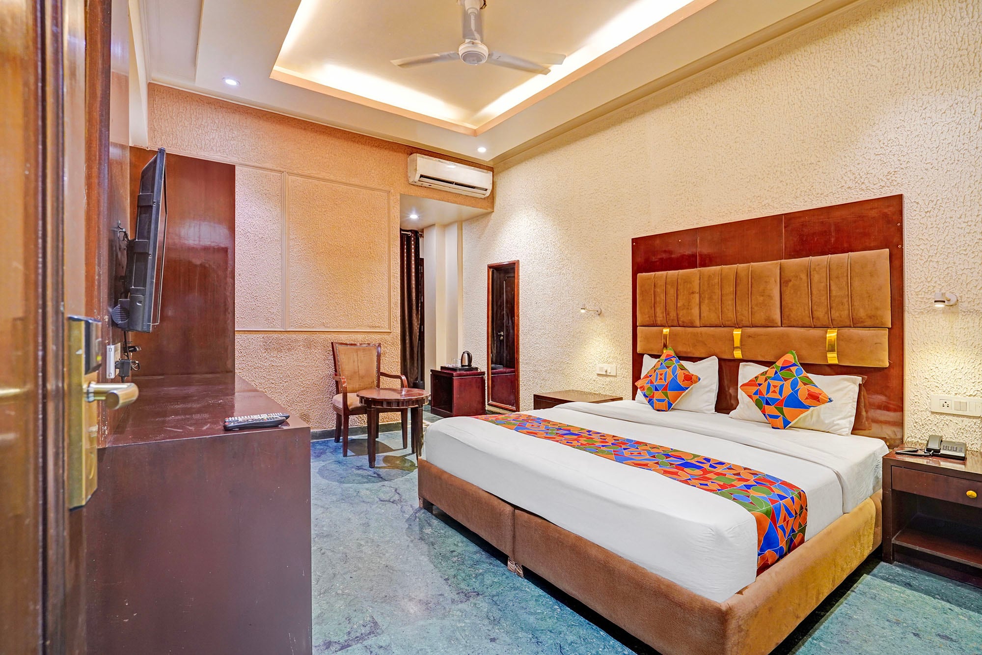 FabHotel Prime L'Elegant - Nr. Vaishali Metro Station - Tap to explore photos