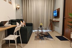 River Nest 1BHK  Couple friendly Suites