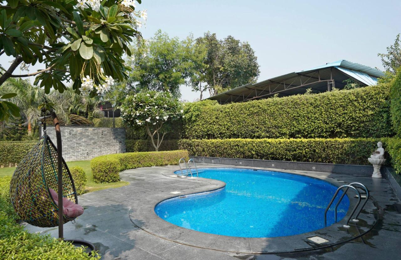 Duke Farms Asola | Pool Villa - Tap to explore photos