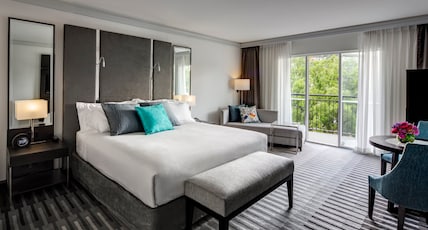 InterContinental SYDNEY DOUBLE BAY Room Type - 1 King Classic Balcony Village View