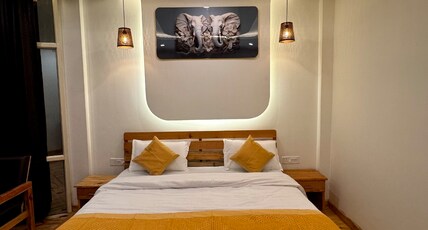 varlaxmi vatika Room Type - himalyan view room 2