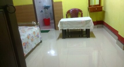 Reliable Homestay Room Type - Double Room