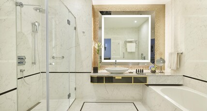 Parisi Udvar Hotel Budapest Room Type - 1 King Premium