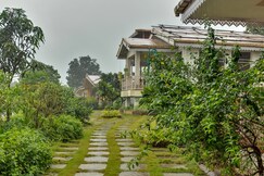ELIVAAS Signature Junglebrooke | 8 Room Cottage Estate With Swimming Pool