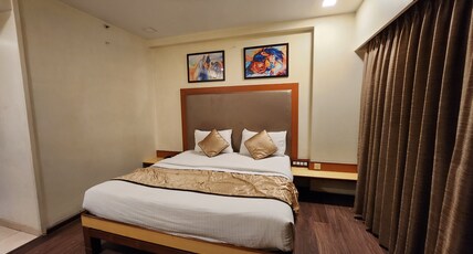 Hotel The Emerald Room Type - Deluxe Room