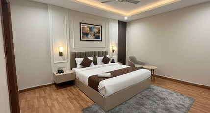 THE AMBIENCE HOTEL Room Type - DELUXE ROOM
