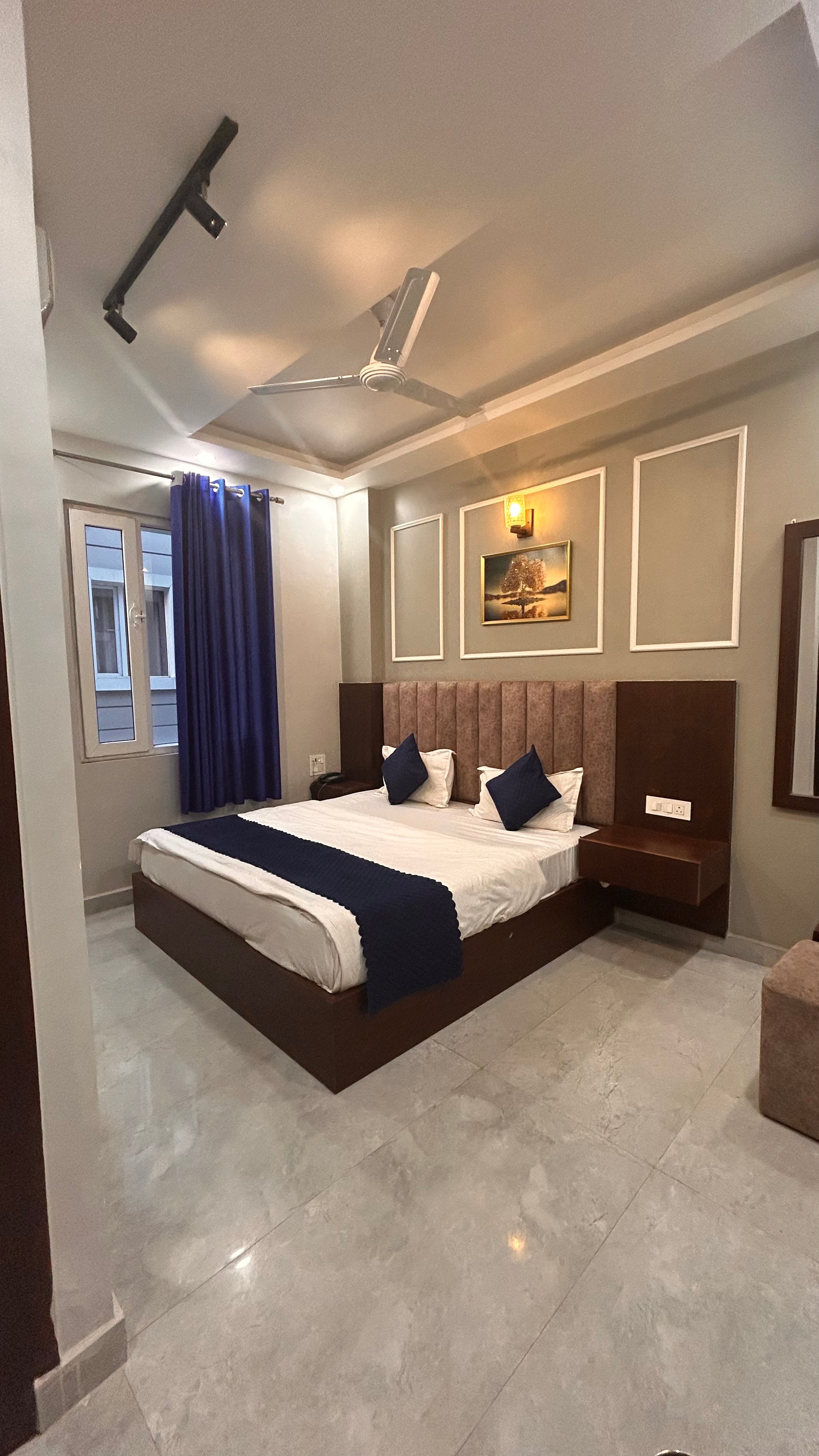 Hotel Mahadev Palace - Tap to explore photos