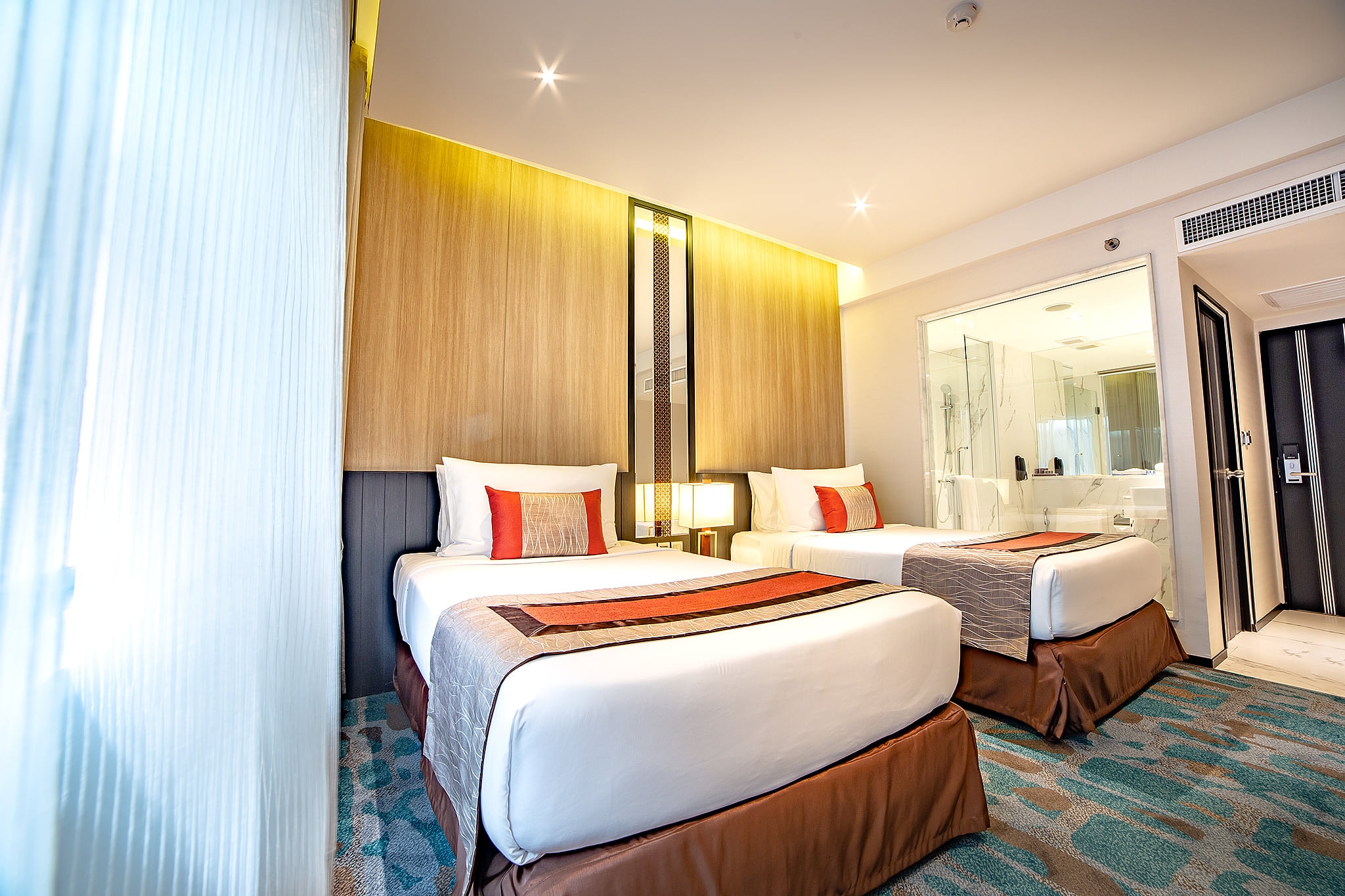 Grace Hotel Bangkok - Tap to explore photos