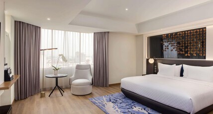 Mercure Jakarta Batavia Room Type - Privilege Luxe Room with 1 king-size bed