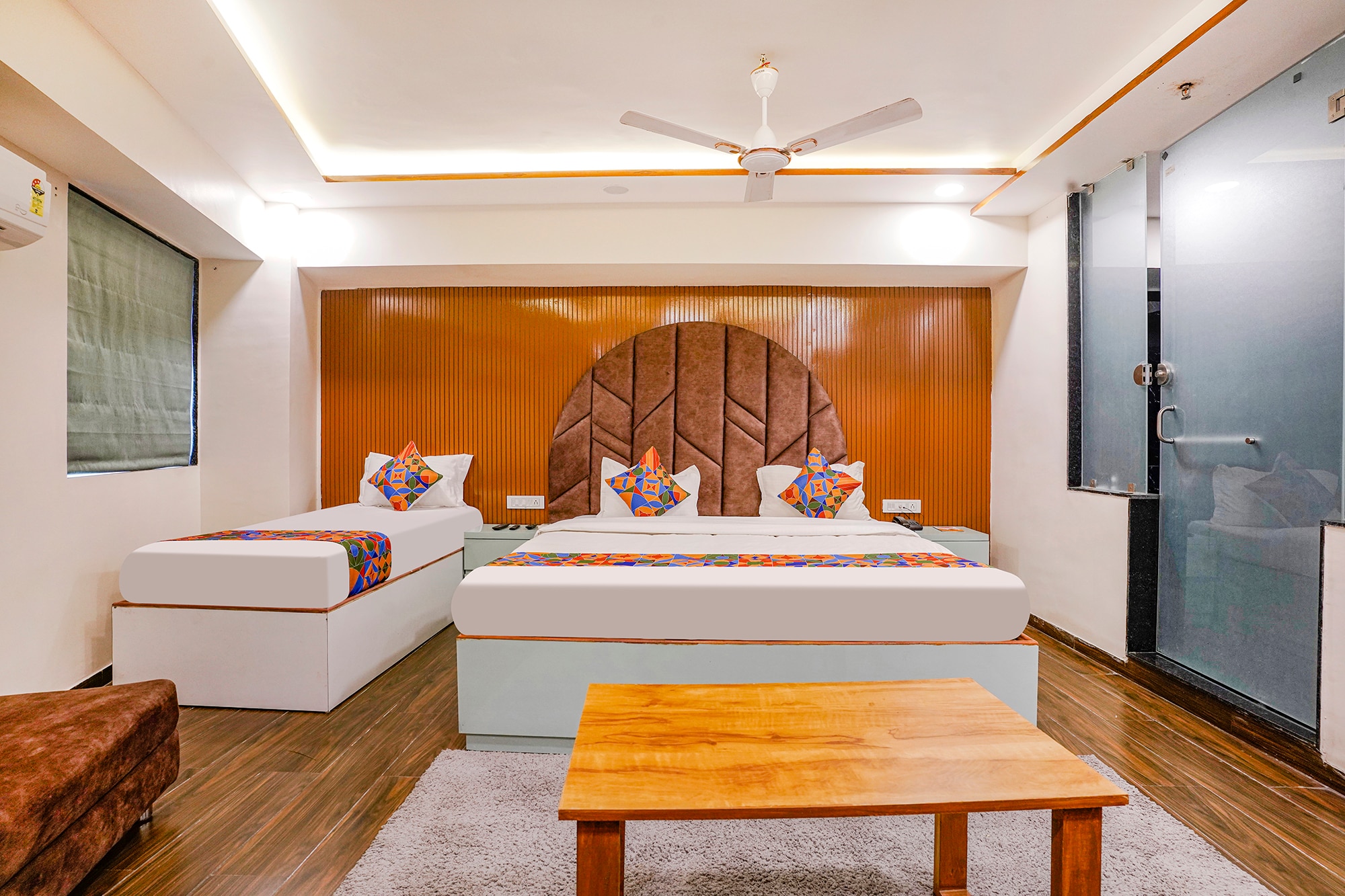 FabHotel SR Naroda - Nr. SP Ring Road - Tap to explore photos