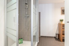 Spacious 11-person stay in Antwerp