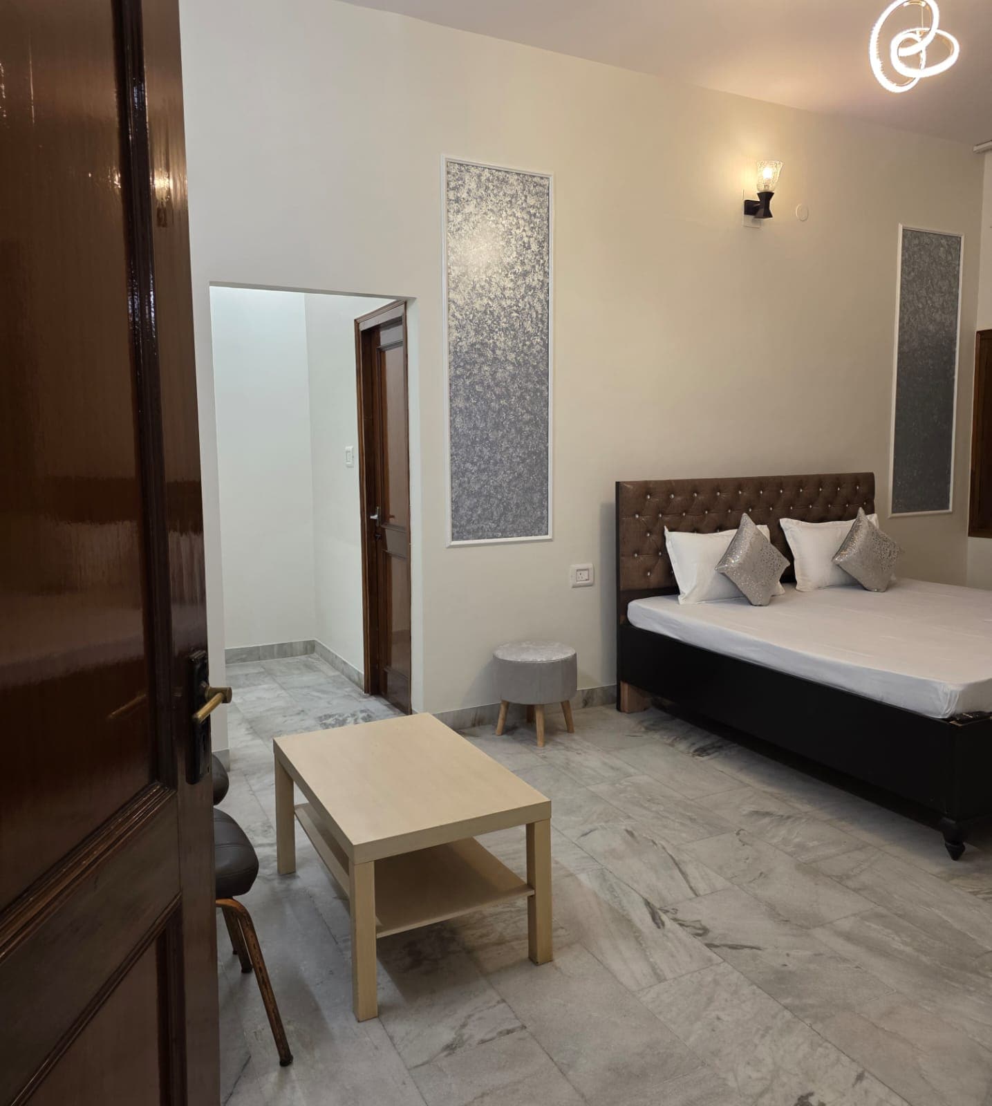 Hotel Punjabi Haandi - Tap to explore photos