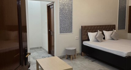 Hotel Punjabi Haandi Room Type - Luxury Room With Garden View