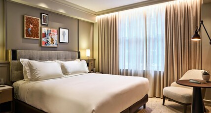 Radisson Blu Hotel, London Bond Street Room Type - Deluxe King Room