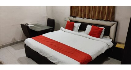 Hotel City Shine Room Type - Deluxe AC Room