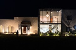 Aiyavi A Luxurious Retreat