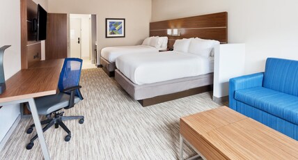 Holiday Inn Express & Suites - Cartersville Room Type - 2 Queen Suite Communications Accessible