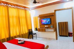 THE RAMAN PALACE -A BUDGET HOTEL