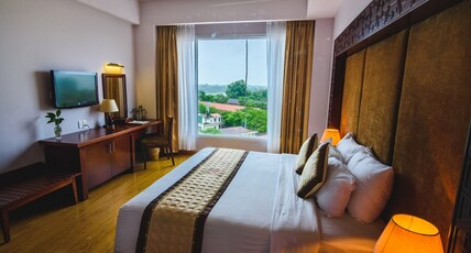 Mondial Hotel Hue Room Type - Premier Suite River View