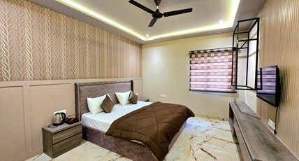 Zipcode Stay Room Type - Deluxe king room