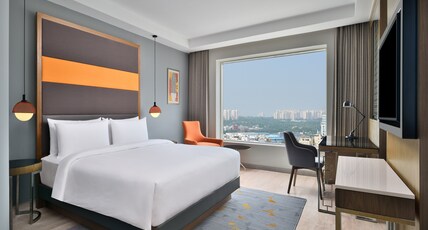 Le Meridien Hyderabad Room Type - Club King City View with free lounge access