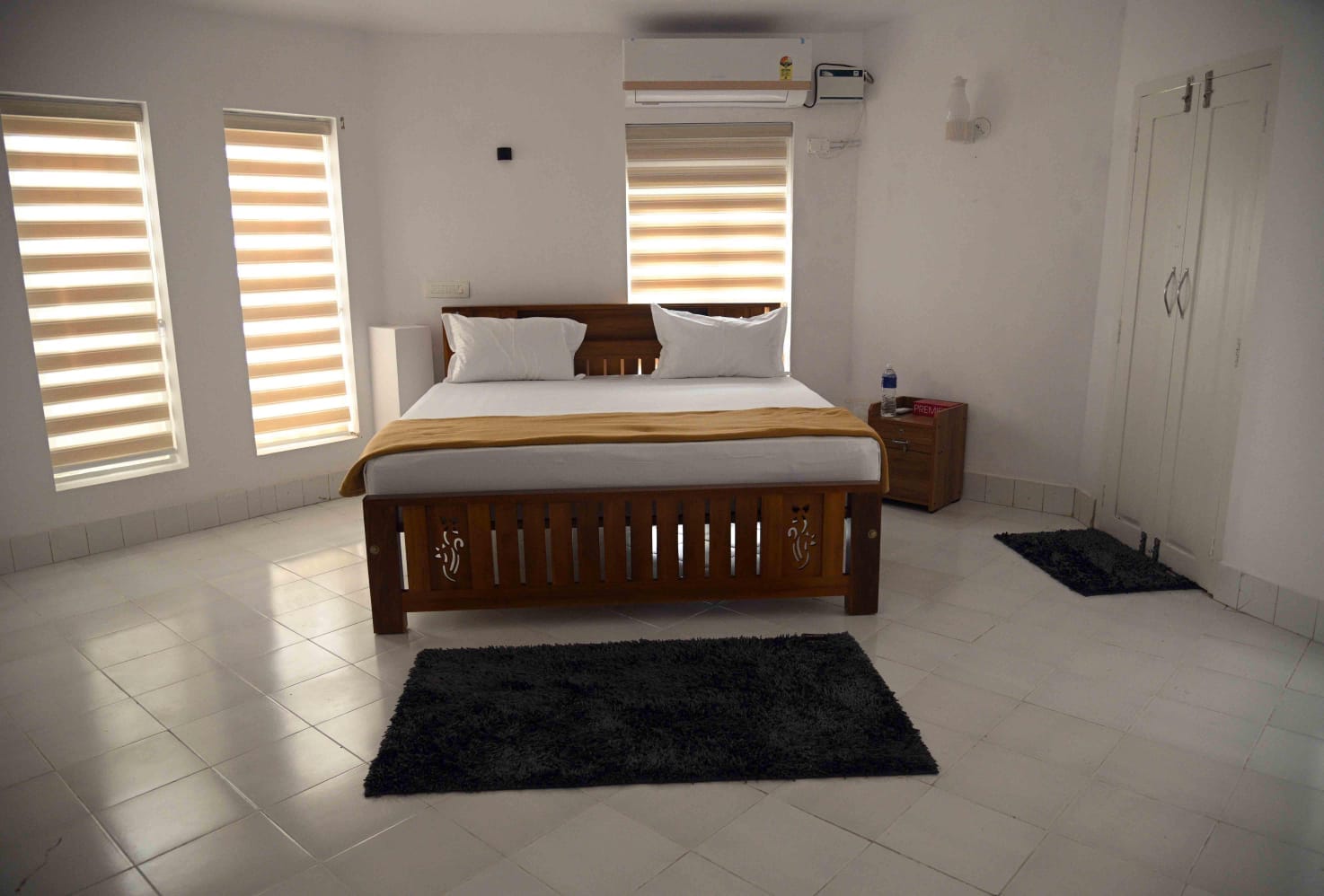 Cherai Homes Beach Front Villa - Tap to explore photos