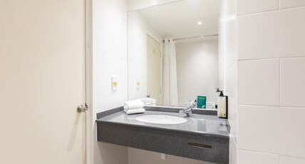 Holiday Inn London - Sutton Room Type - 1 Queen Standard