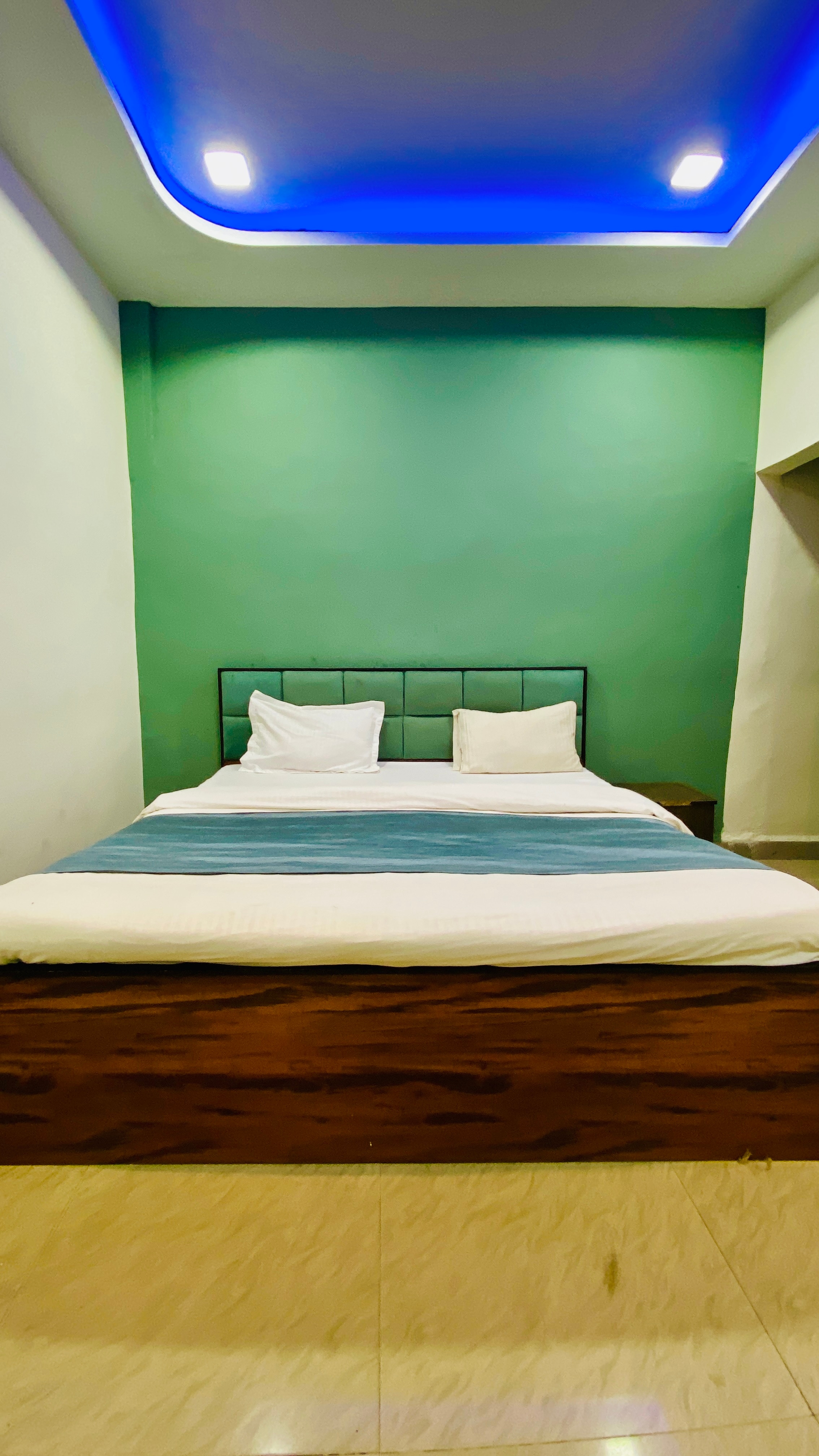 Hotel Bamleshwari - Tap to explore photos