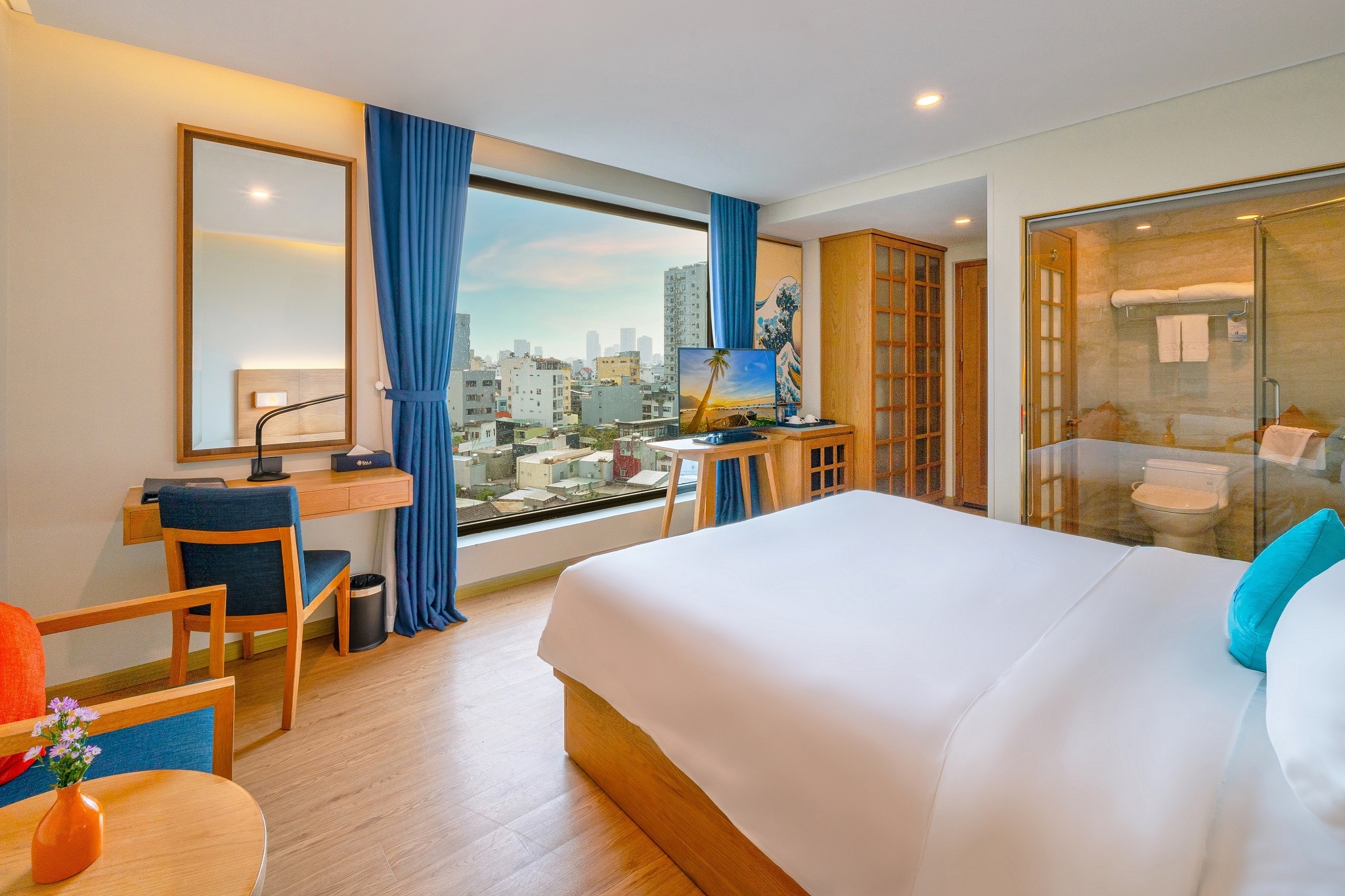 Sala Danang Beach Hotel - Tap to explore photos