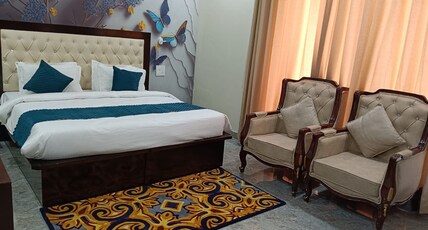 HOTEL SEVEN STAR Room Type - Deluxe, Suite