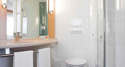 ibis Cotonou Room Type - Room with a double bed featuring the new bedding