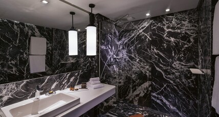M Room Type - Superior Room, 1 King-size bed, terrace and pool view