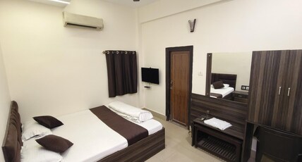 Hotel Mohit Room Type - Deluxe Room Air Condition