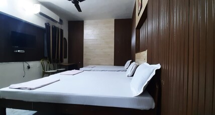 Gokul Guest House Room Type - DELUXE FOUR BEDDED ROOM