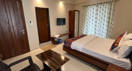 Hotel Hira Palace Room Type - Deluxe Room Non Ac