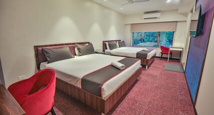 Hotel Crystal Crown Room Type - Family Room (2 King Size Bed)
