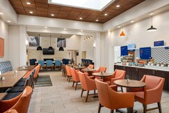 Holiday Inn Express & Suites INDIANAPOLIS W - AIRPORT AREA