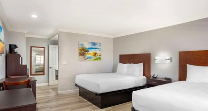 Best Western Inn Room Type - Accessible - 2 Queen, Mobility Accessible, Communication Assistance, Roll In Shower, Non-Smoking, Fu Best Western Inn Room Type - Accessible - 2 Queen, Mobility Accessible, Communication Assistance, Roll In Shower, Non-Smoking, Fu