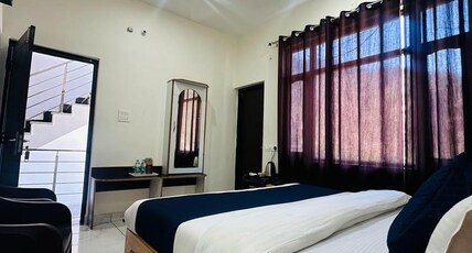 Hotel Anant Villa Room Type - Double Bed Deluxe Room.