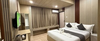 Hotel Alohi Grand (A Boutique Hotel)